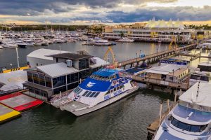 Thing to do on the gold coast boat